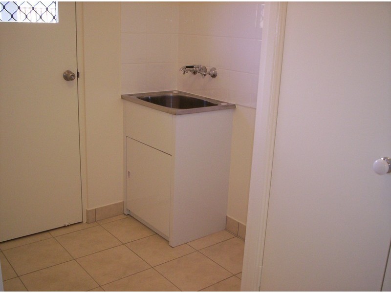 Bushland Beach QLD 4818