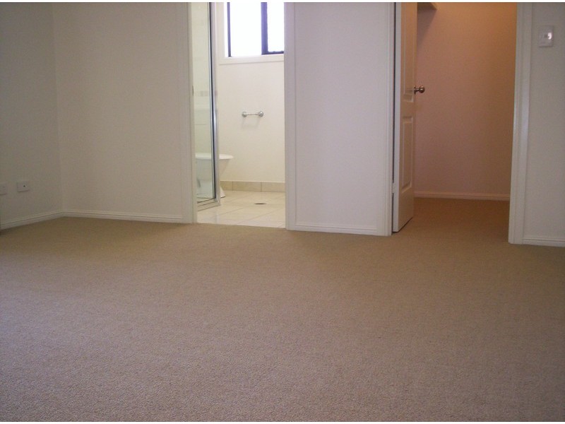 Bushland Beach QLD 4818