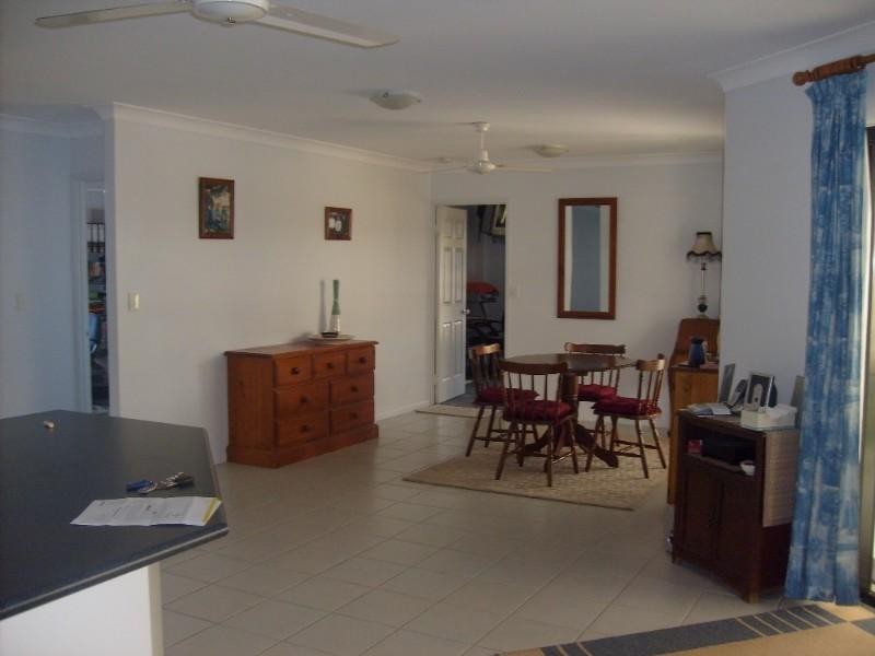 Bushland Beach QLD 4818