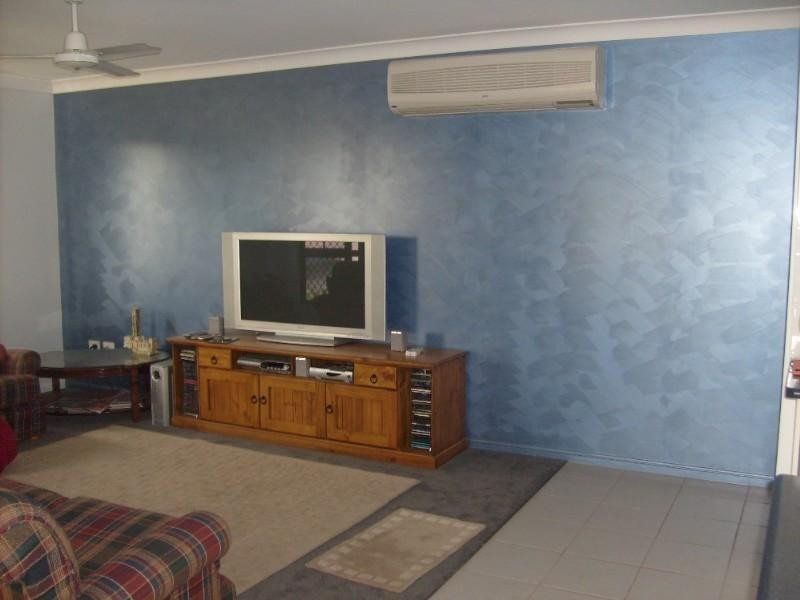 Bushland Beach QLD 4818