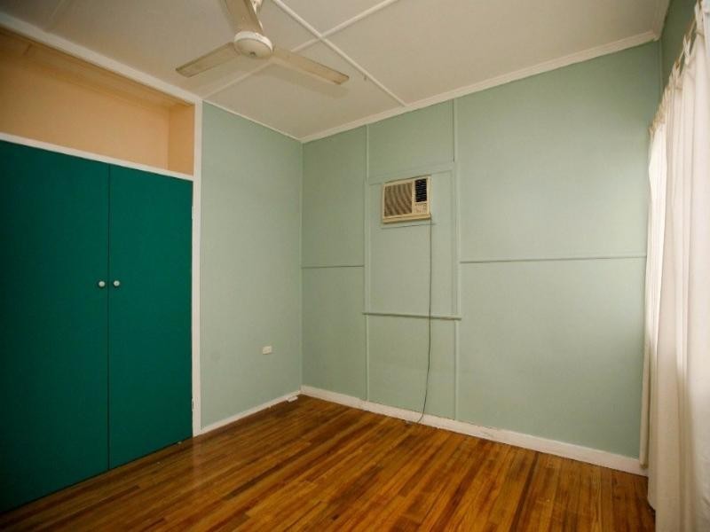 1a Cowley Street, West End QLD 4810