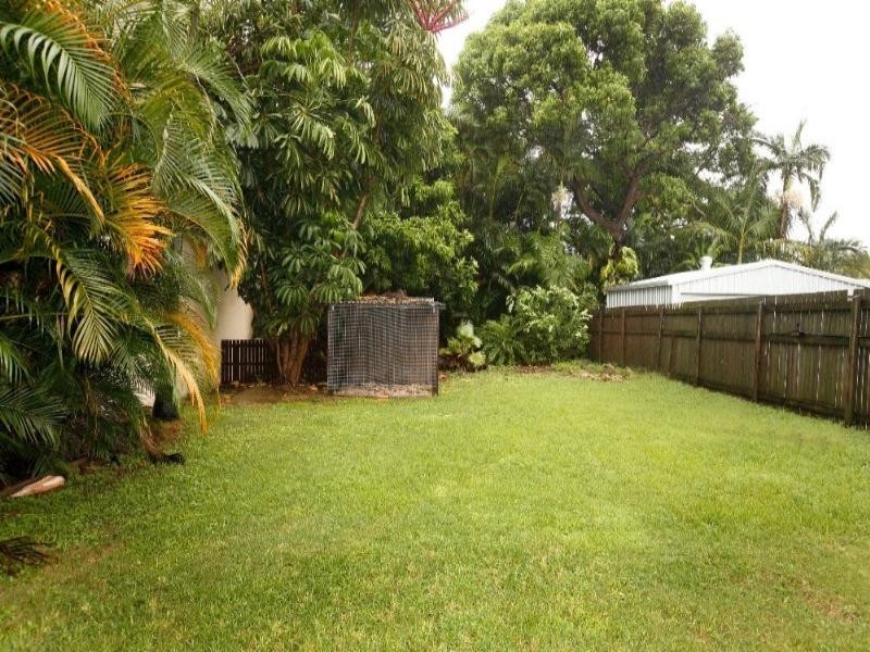 1a Cowley Street, West End QLD 4810