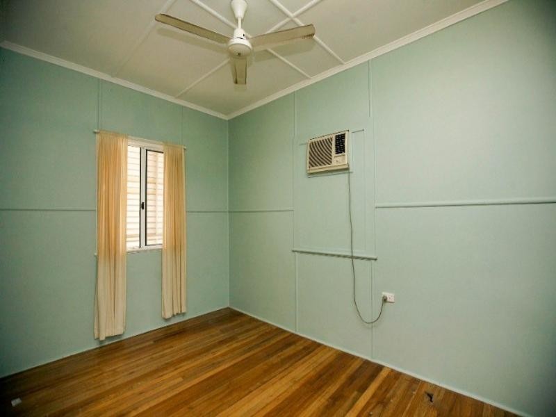 1a Cowley Street, West End QLD 4810