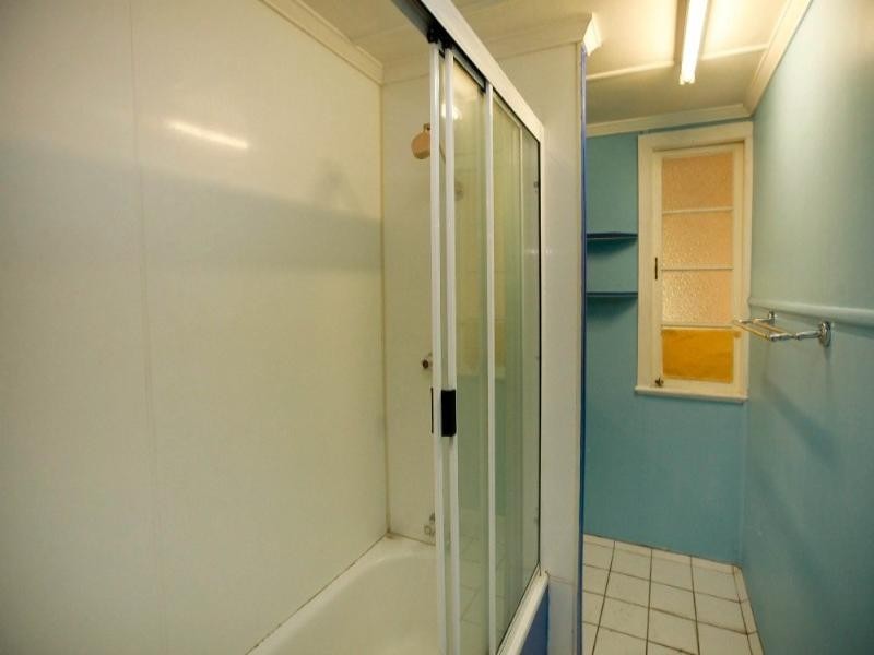 1a Cowley Street, West End QLD 4810