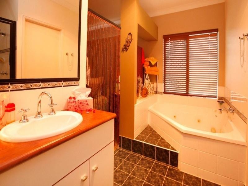 22 Monaro Court, Mount Louisa QLD 4814