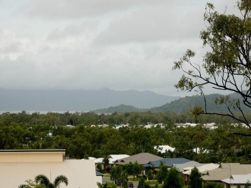 24 Minstrel Court, Bushland Beach QLD 4818