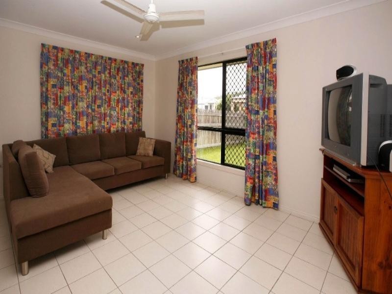 81 Estuary Parade, Douglas QLD 4814