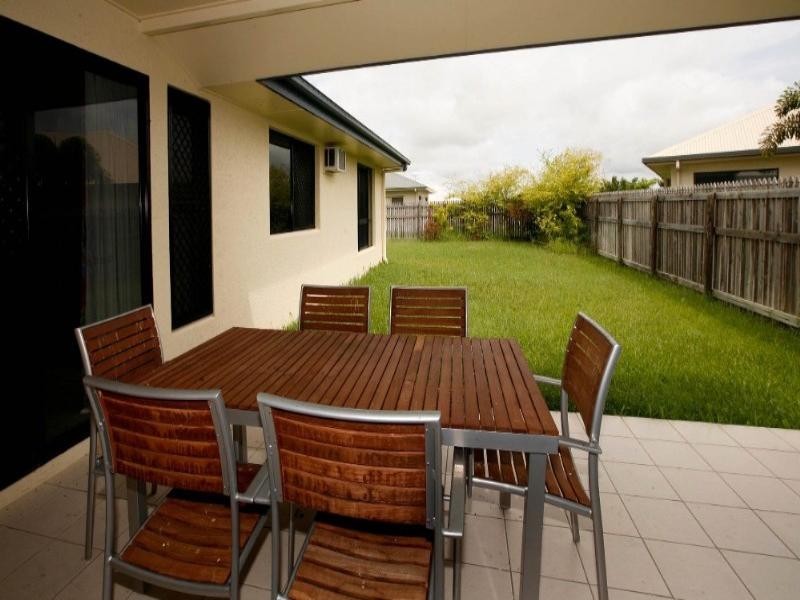 81 Estuary Parade, Douglas QLD 4814