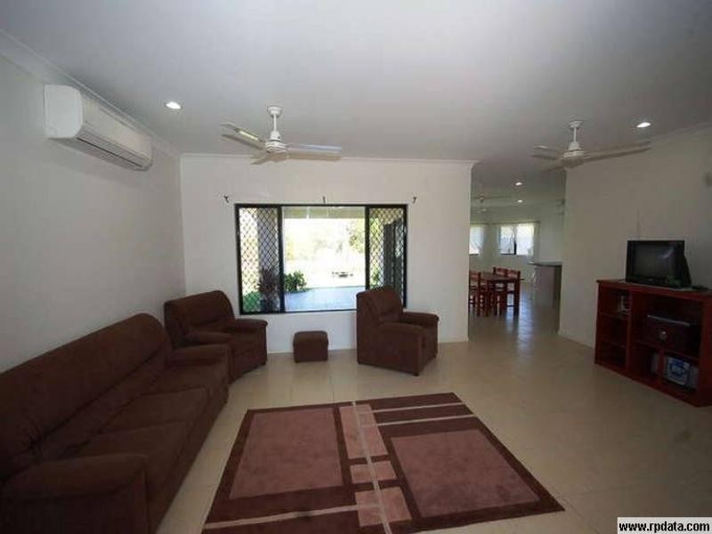 Bushland Beach QLD 4818