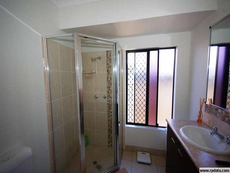 Bushland Beach QLD 4818