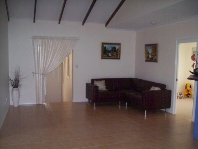 Bushland Beach QLD 4818