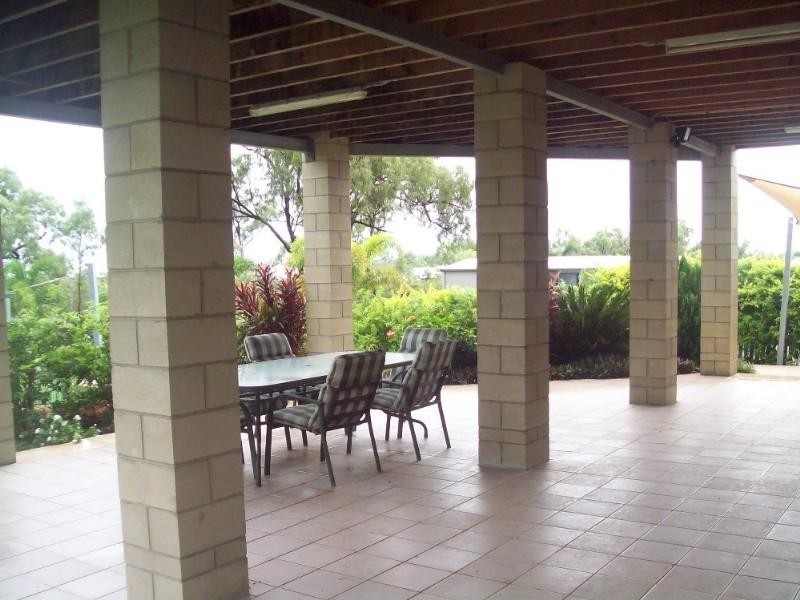 Bushland Beach QLD 4818