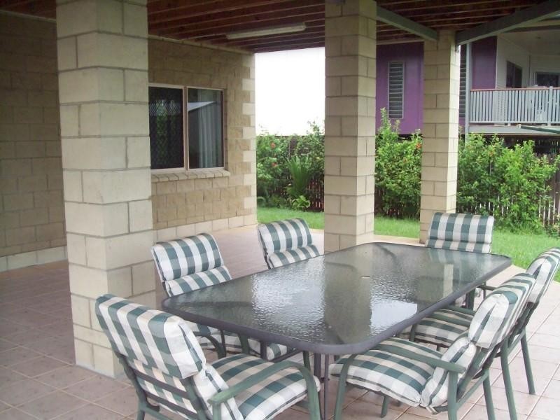 Bushland Beach QLD 4818