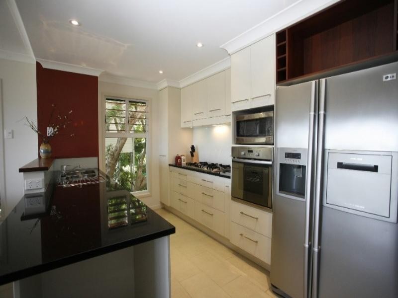 2/108 The Esplanade, Belgian Gardens QLD 4810