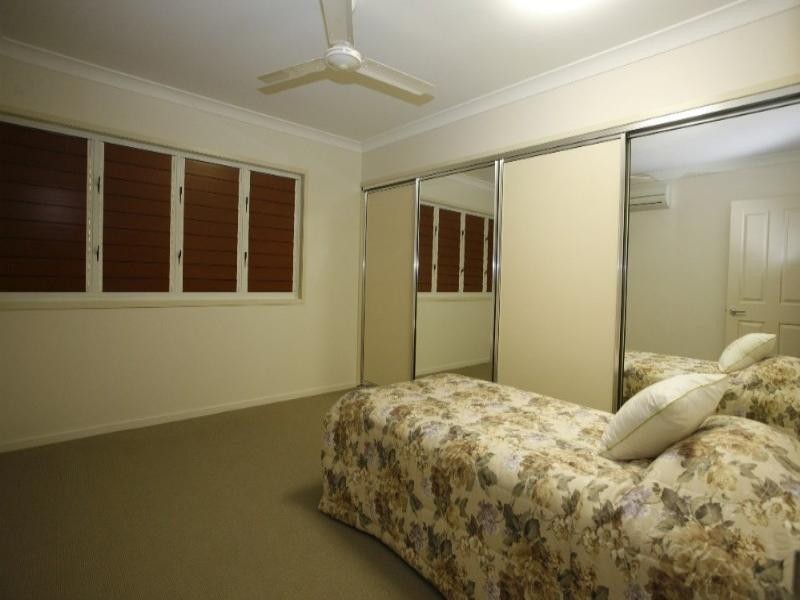 2/108 The Esplanade, Belgian Gardens QLD 4810