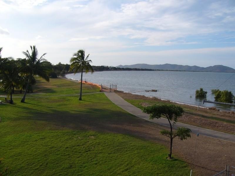 2/108 The Esplanade, Belgian Gardens QLD 4810