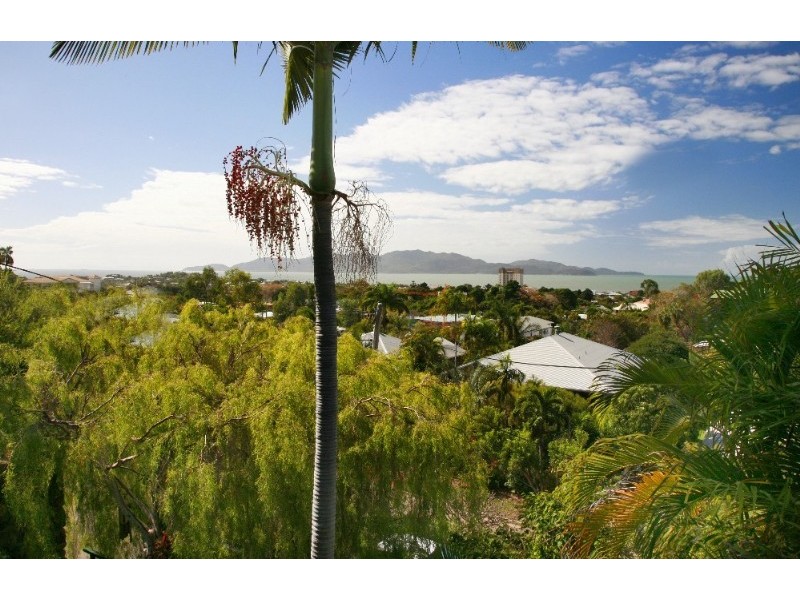 26 Stanton Terrace, North Ward QLD 4810