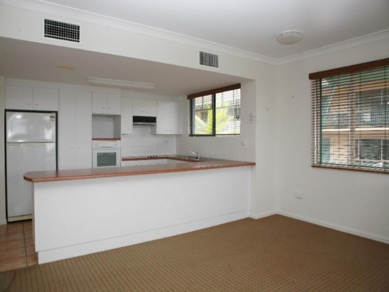 4/97 The Strand, North Ward QLD 4810