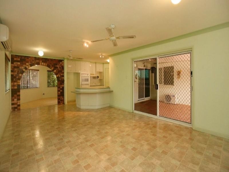 1 Sandalan Court, Bushland Beach QLD 4818