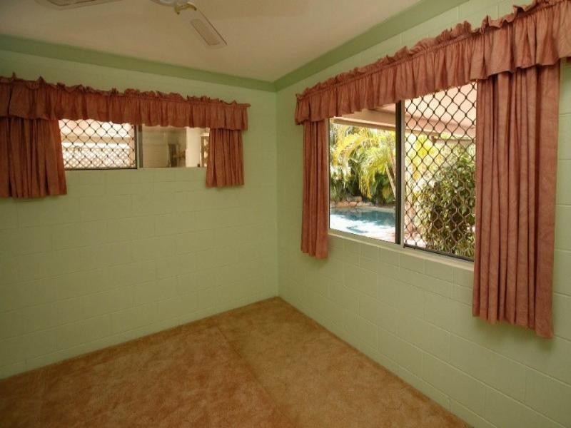 1 Sandalan Court, Bushland Beach QLD 4818