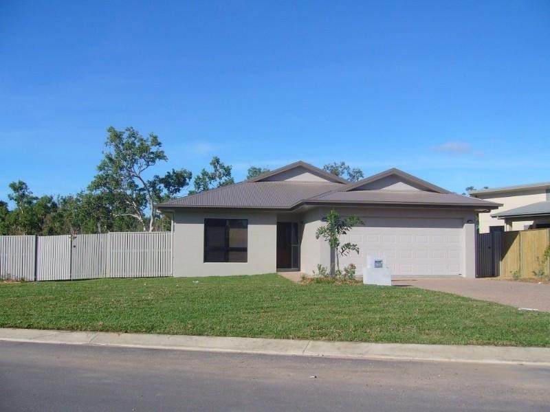 Bushland Beach QLD 4818