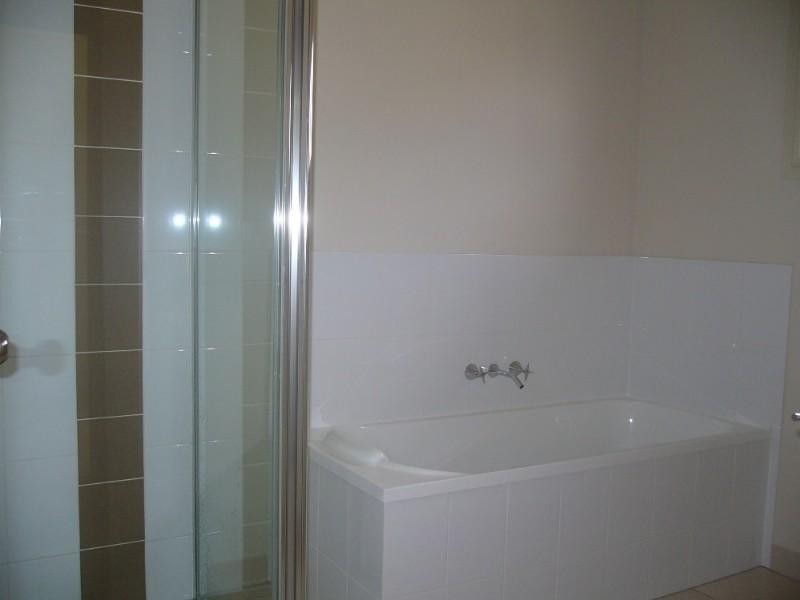 Bushland Beach QLD 4818