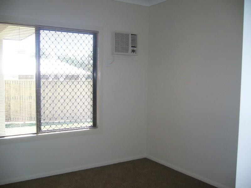 Bushland Beach QLD 4818