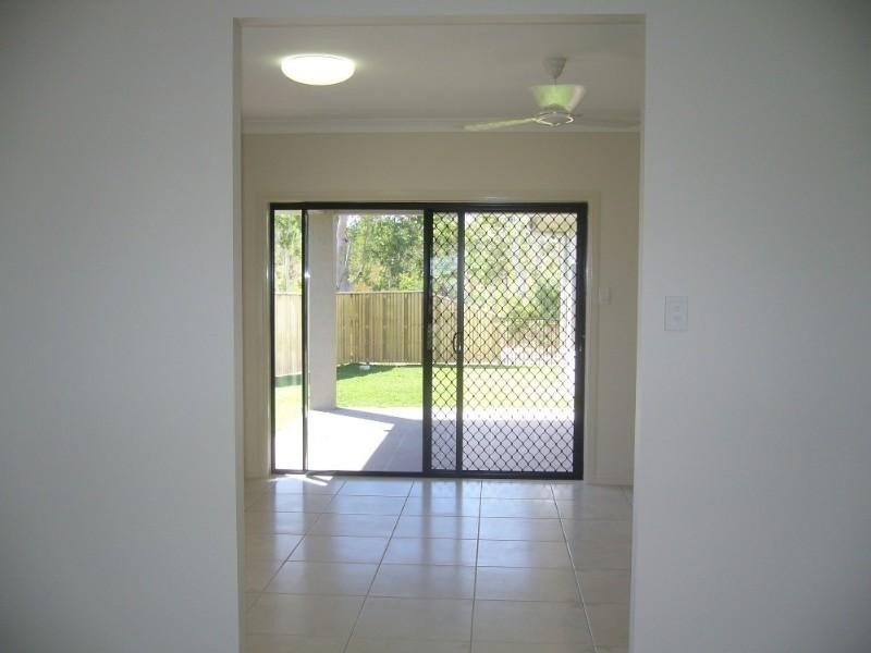 Bushland Beach QLD 4818