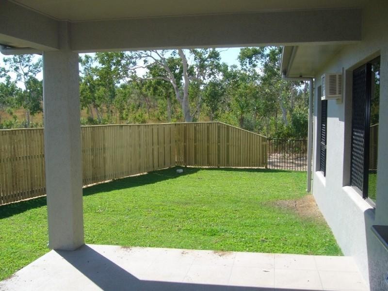 Bushland Beach QLD 4818