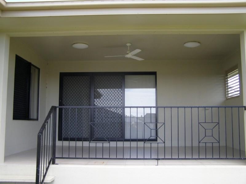 Bushland Beach QLD 4818