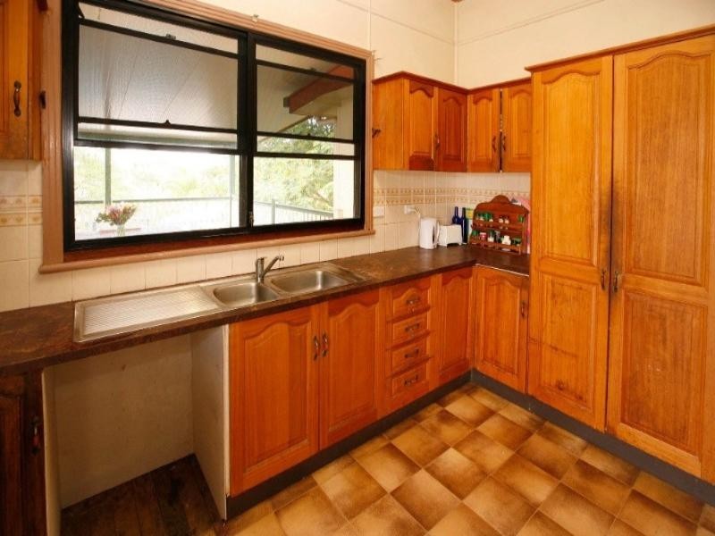 39 Nix Street, West End QLD 4810