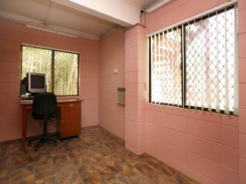 39 Nix Street, West End QLD 4810