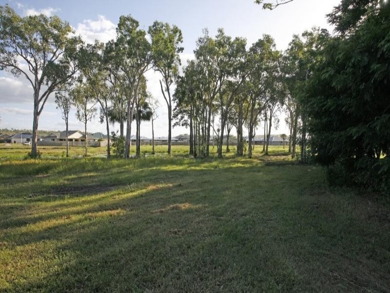 9 Ebony Court, Bushland Beach QLD 4818