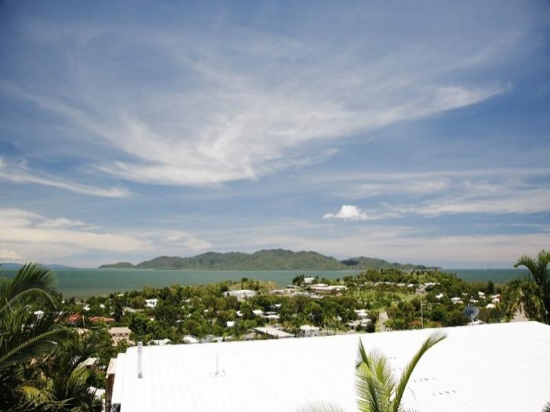 6 Orana Court, Castle Hill QLD 4810