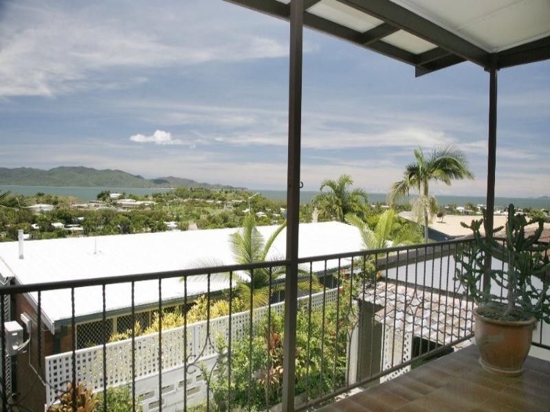 6 Orana Court, Castle Hill QLD 4810