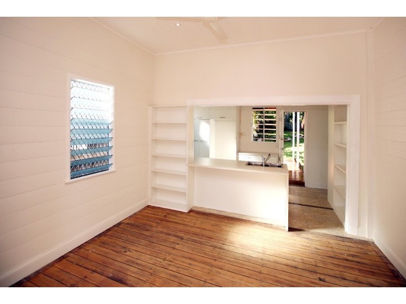 11 Mary Street, West End QLD 4810