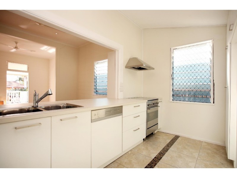 11 Mary Street, West End QLD 4810