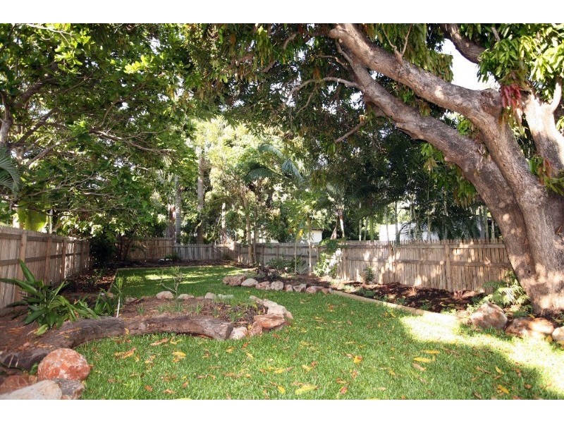 11 Mary Street, West End QLD 4810