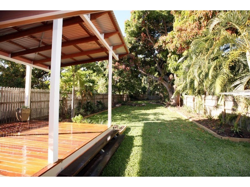 11 Mary Street, West End QLD 4810