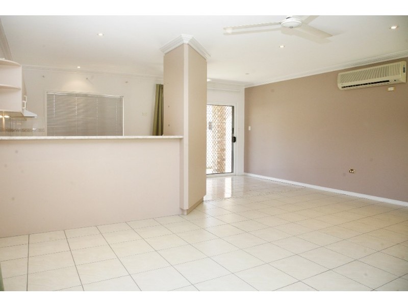 73 Banfield Drive, Mount Louisa QLD 4814