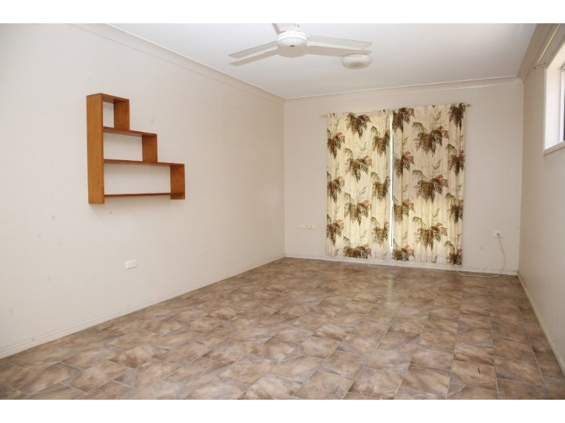 73 Banfield Drive, Mount Louisa QLD 4814