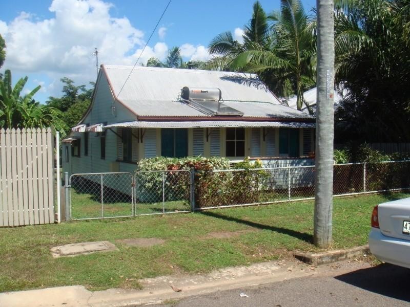 12 North Street, West End QLD 4810