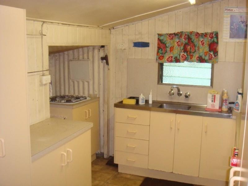 12 North Street, West End QLD 4810