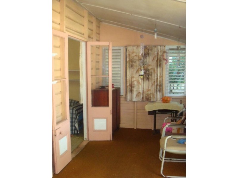 12 North Street, West End QLD 4810