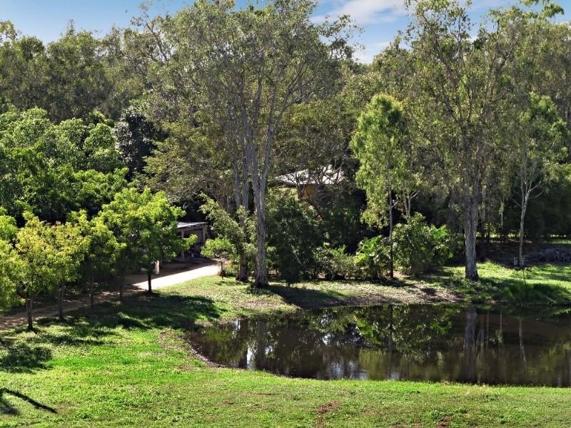 442 Cape Cleveland Road, Cape Cleveland QLD 4810