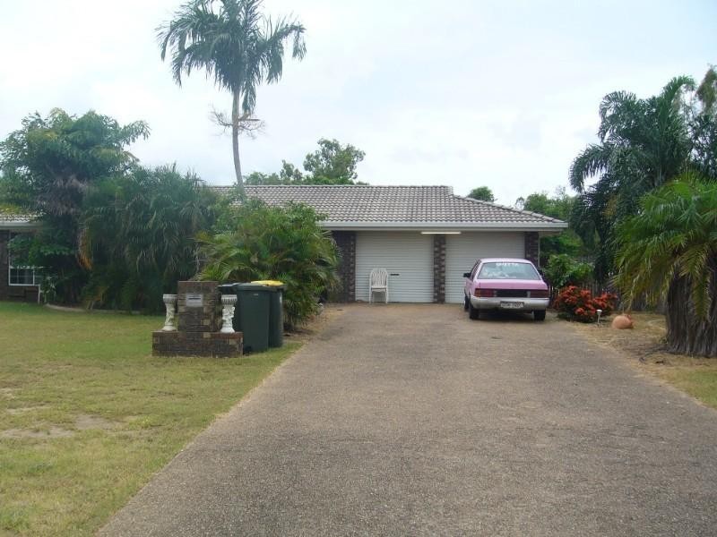 Bushland Beach QLD 4818