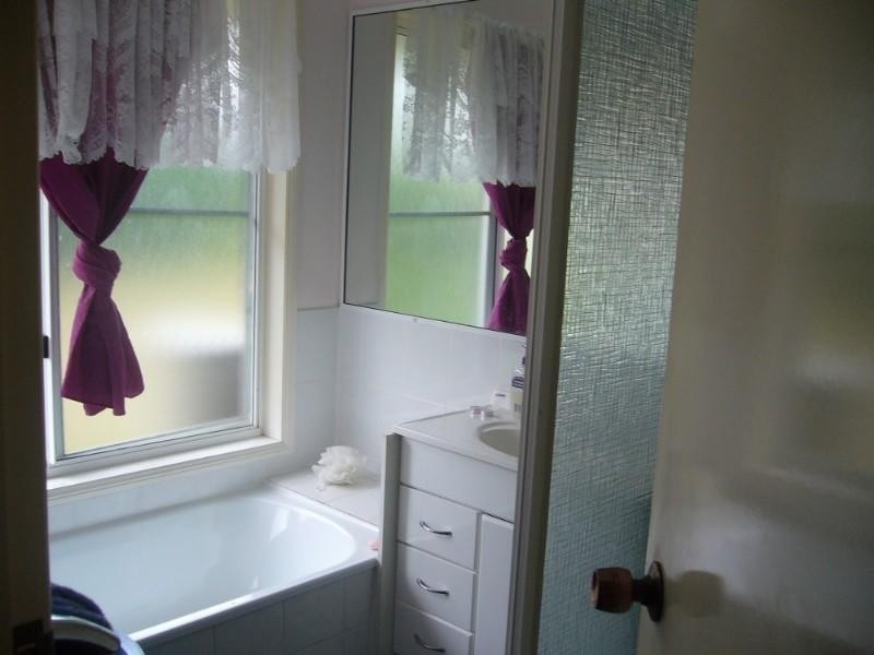 Bushland Beach QLD 4818