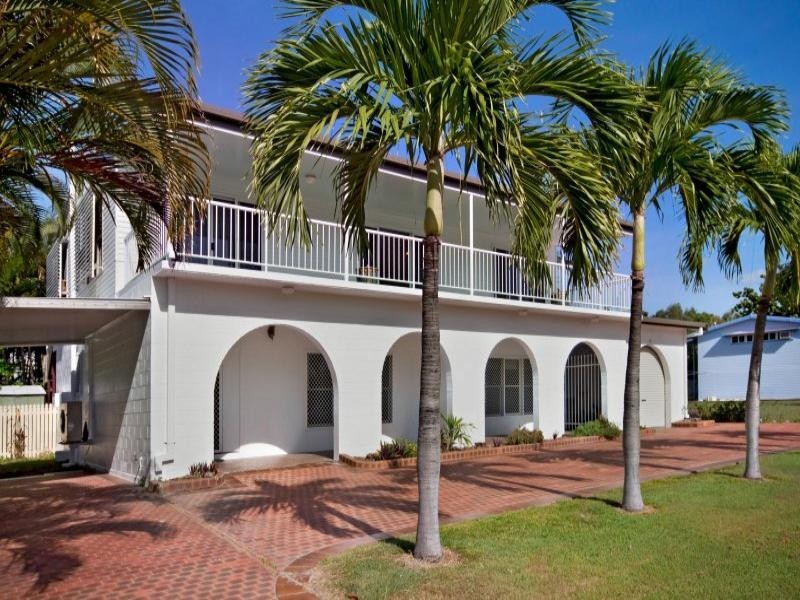 18 Heatleys Parade, Belgian Gardens QLD 4810