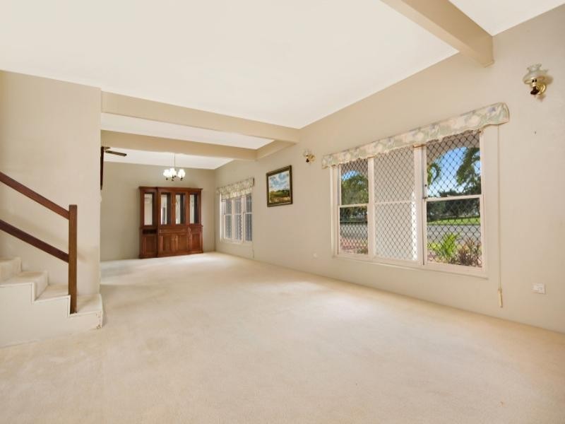 18 Heatleys Parade, Belgian Gardens QLD 4810