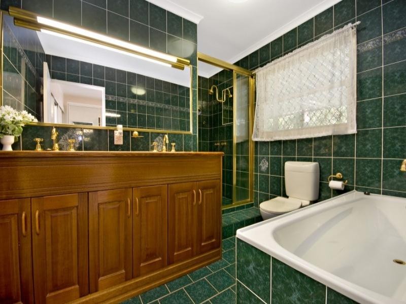 18 Heatleys Parade, Belgian Gardens QLD 4810